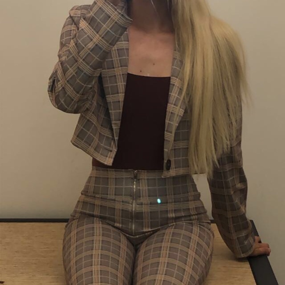 ✨K TOO✨ Suit set WITH bodysuit!